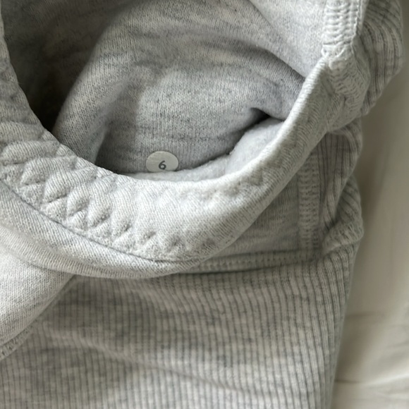 Lululemon size 6 sweatshirt - Picture 3 of 5